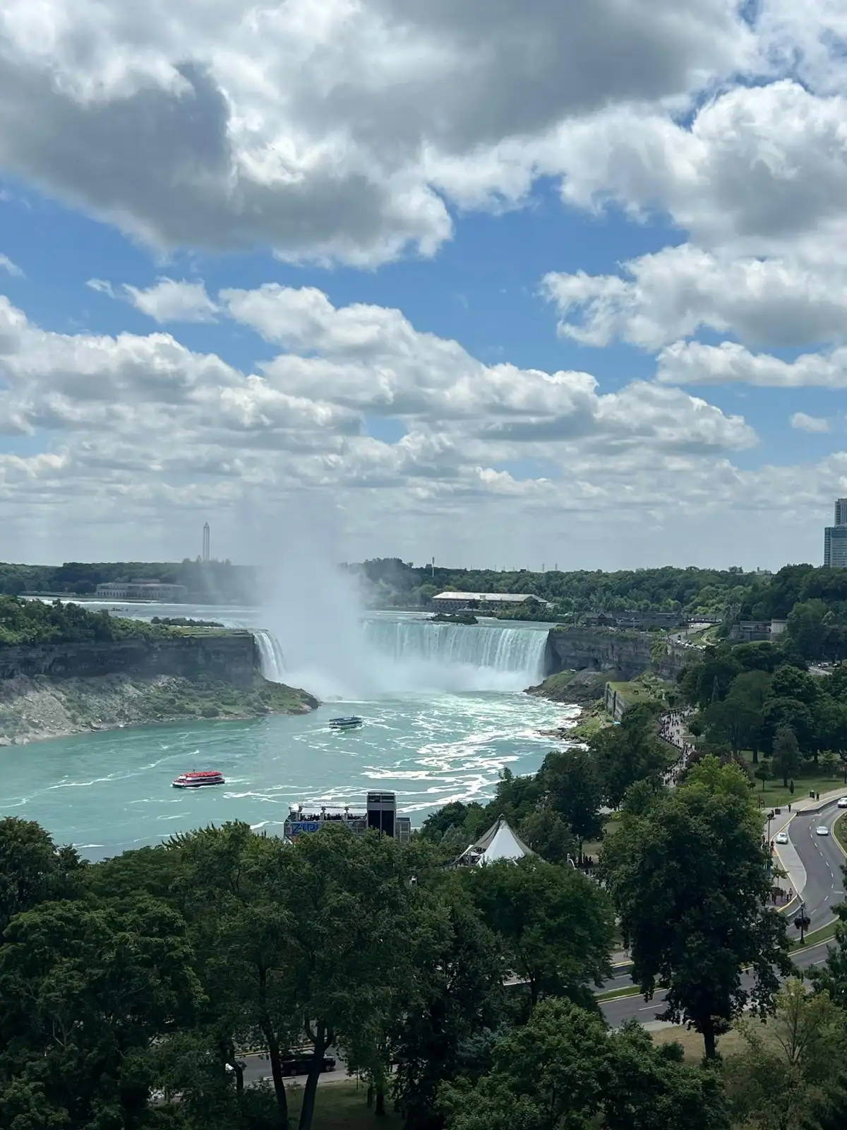 Horseshoe Falls aerial view with Maid of the Mist boat